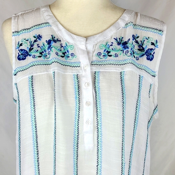 Tanzara Embroidered Blouse - Picture 2 of 11